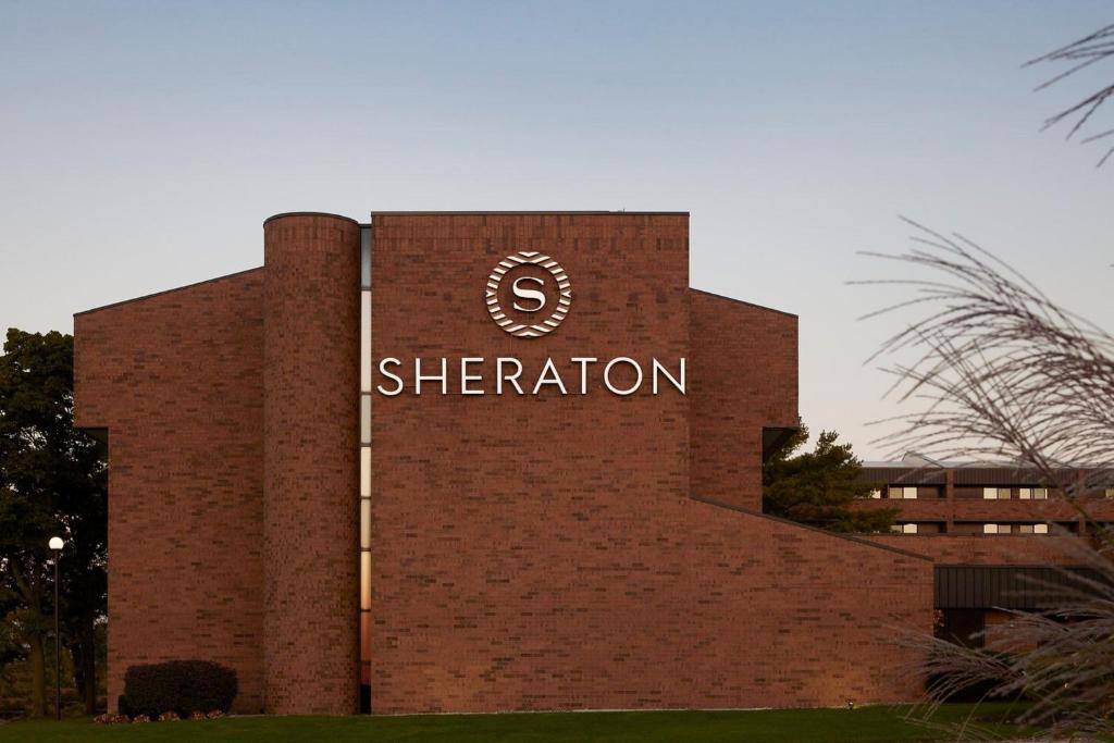 Sheraton Grand Rapids Airport Hotel