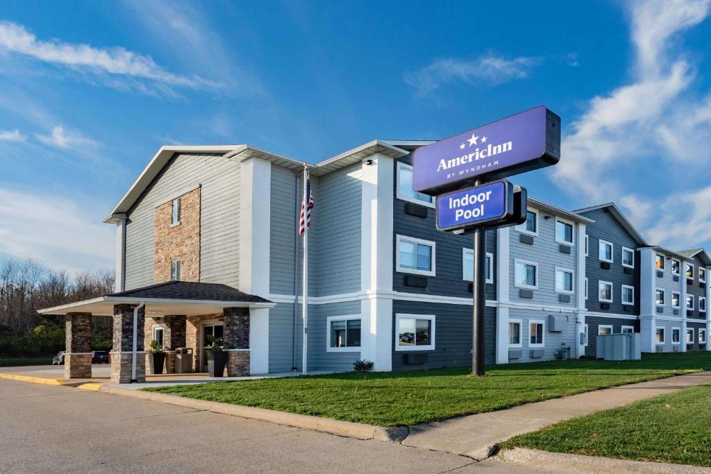 AmericInn by Wyndham Quincy