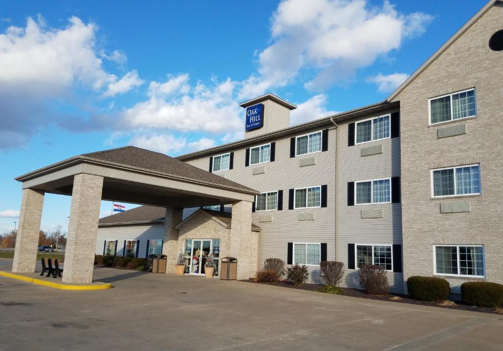 Oak Hill Inn & Suites