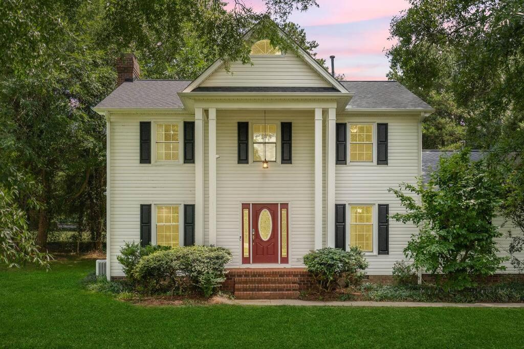 Beautiful Home Walking Distance to Elon University