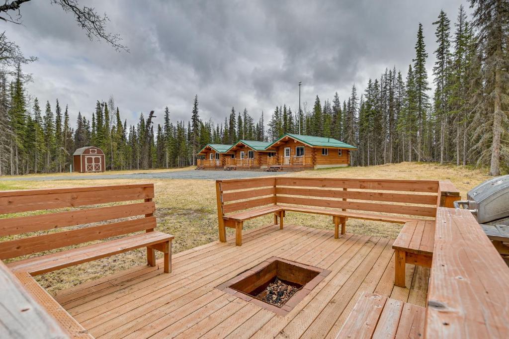 Soldotna Fishermans Cabin about 6 Mi to Kenai River