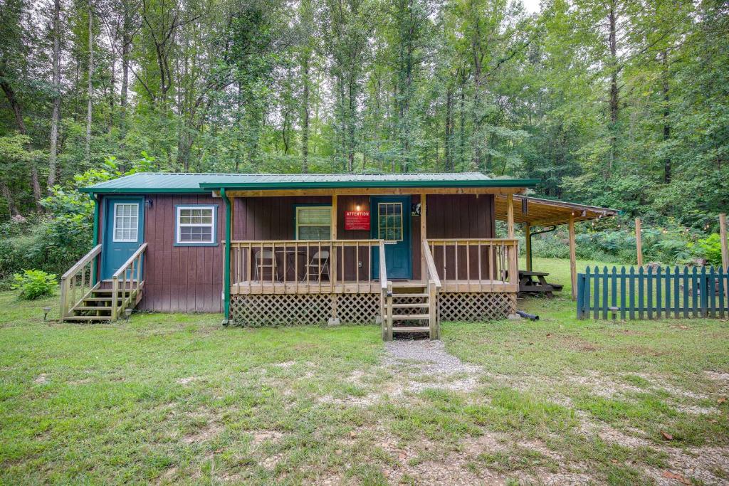 Serene Briceville Vacation Rental Cabin with Grill!