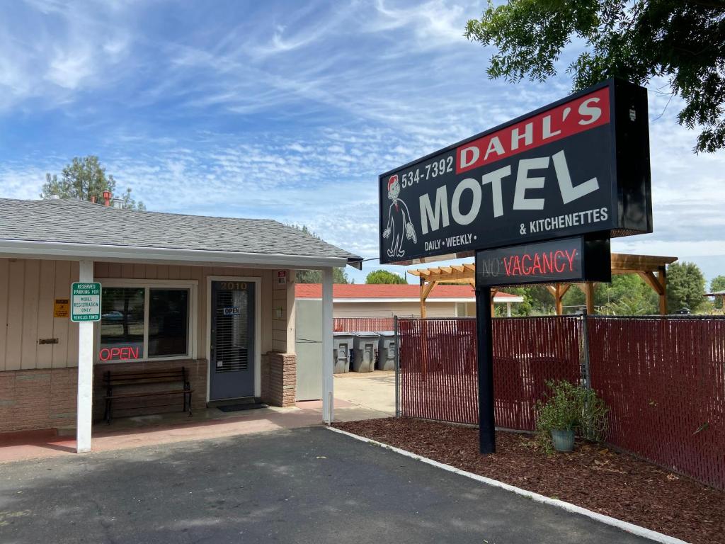 Dahl's Motel